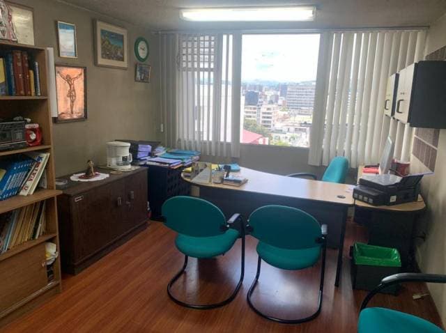 Venta de Oficina 6to Piso (Amoblado) - 1