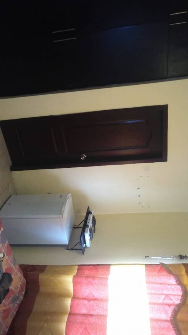 Alquiler de habitacion amoblada con A/C en Urb Malaga 2 via a Salitre - 1