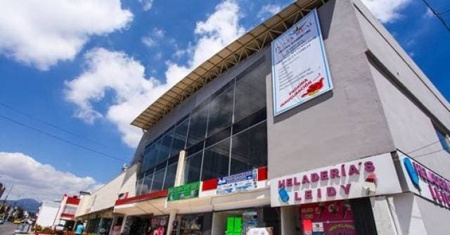 LOCAL COMERCIAL POR ESTRENAR - 1