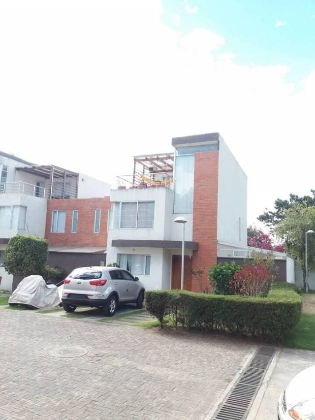 Casa en El Sector Más Exclusivo del Valle de Tumbaco. - 1