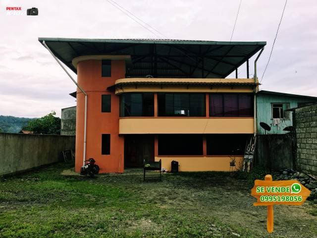 CASA RENTERA CON AMPLIO PATIO / EN PUYO - 1