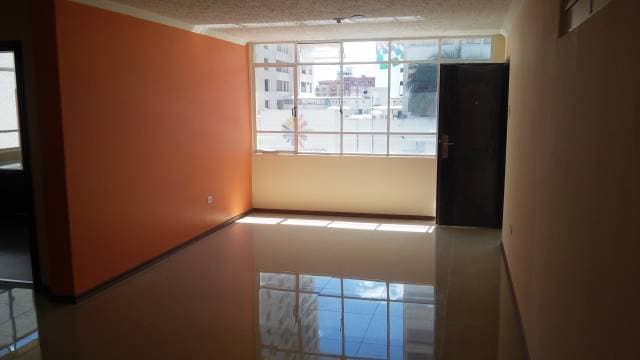 Renta Hermosa Oficina Junto Al Multicentro 92 Mtr 600 Dolares - 1