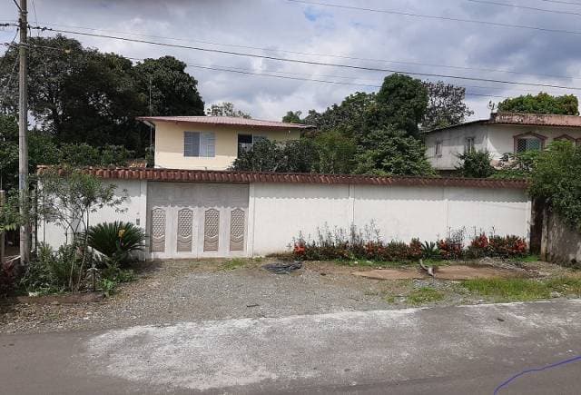 Vendo Quinta de 1385m² de terreno, 281m² de construcción: con 3 dptos. Piscina, siembras de cacao y árboles frutales. - 1