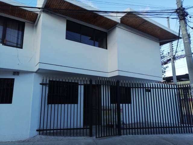Arriendo de Departamento en la Av Paseo de los Cañaris y Abelardo Montalvo - 1