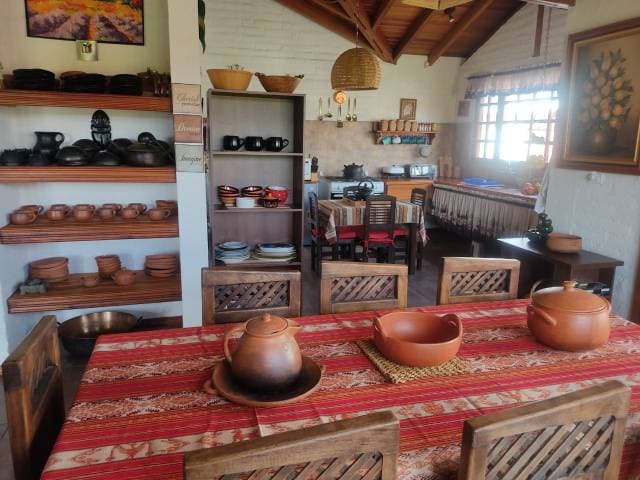 VENDO HERMOSA PROPIEDAD EN ATUNTAQUI - 1