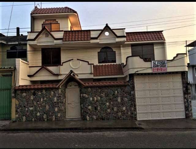 CASA AMPLIA POR ESTRENAR- 340m² - 1
