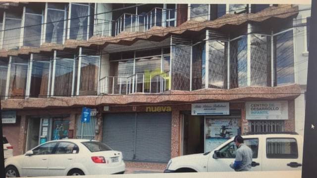 PROPIEDAD COMERCIAL EN EL CENTRO DE OTAVALO - 1