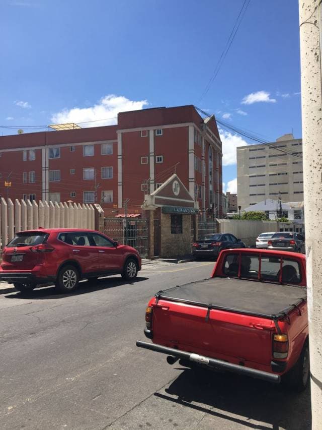 APARTAMENTO EN URBANIZACION PRIVADA - 1