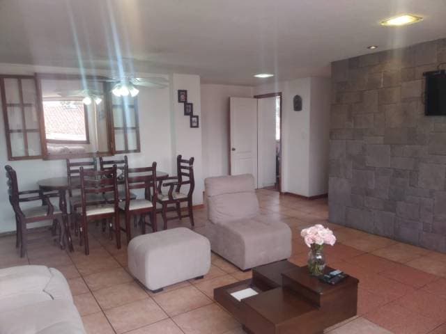 Departamento Junto al CC San Luis y cerca de la ESPE - 1