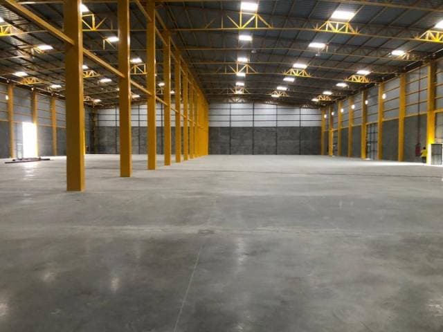 DURAN Se alquilan naves industriales 4300 m2 - 1