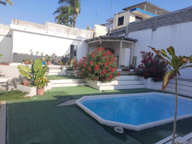 Alquilo Hermosa Casa en Manta. - 1