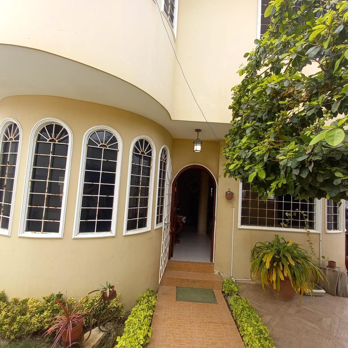 VENTA DE CASA AMPLIA ESQUINERA EN SALINAS SECTOR SOLYMAR (CMC) - 1