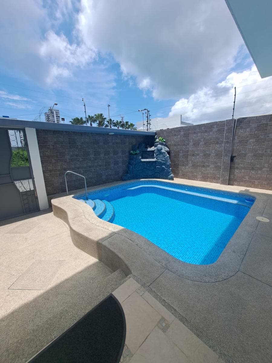 Venta departamento 150m, 4 dorm. en PB, Salinas, Guayas - 1