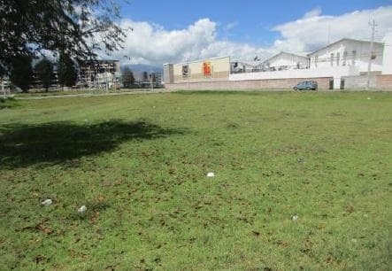 Terreno en venta en Urb. Business Center, Riobamba - 1