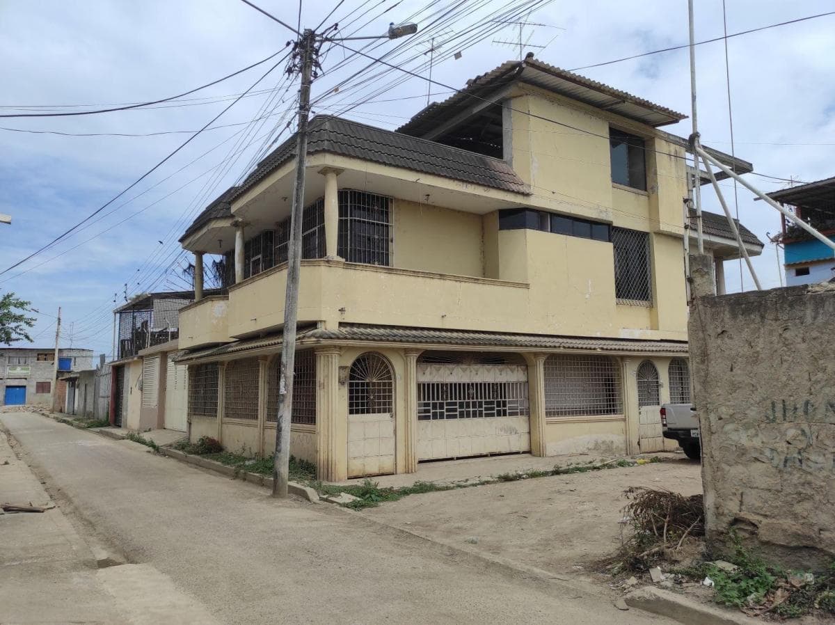 VIVIENDA SOLAR NO.2 DE 135M2 , UBICADO EN LOTIZACIÓN URSEZA 3, EL ORO-MACHALA - 1
