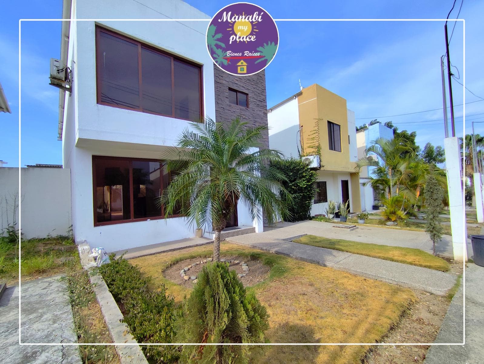 Venta o renta casa en urbanización cerrada al Sur de Manta - 1