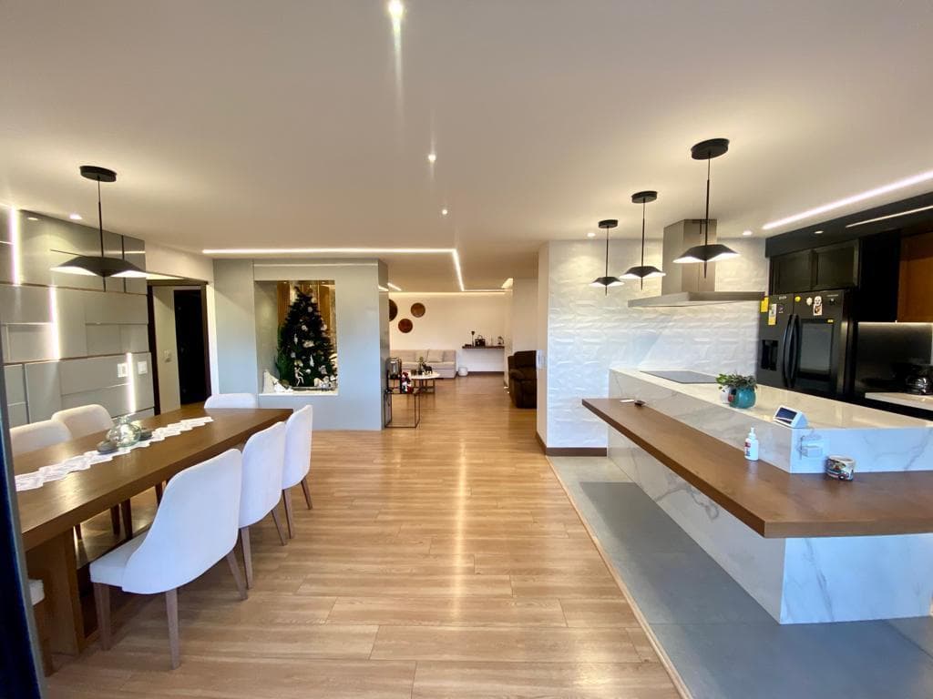 DEPARTAMENTO AMOBLADO, A 3 CUADRAS DE ORDOÑEZ LASSO - 1
