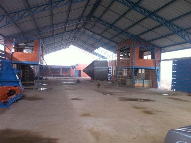 Excelente terreno en venta 10.000m2 mas Nave Industrial Vía Cumbe - 1