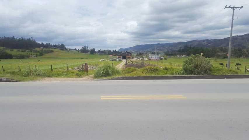 Excelente terreno en venta 10.000m2 mas Nave Industrial Vía Cumbe - 1
