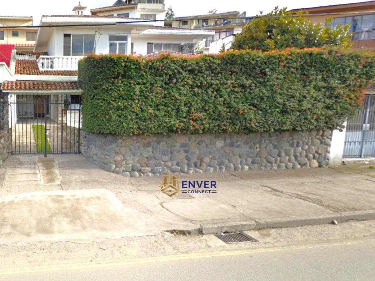 Propiedad Comercial en Venta – Av. de las Américas, Cuenca - 1