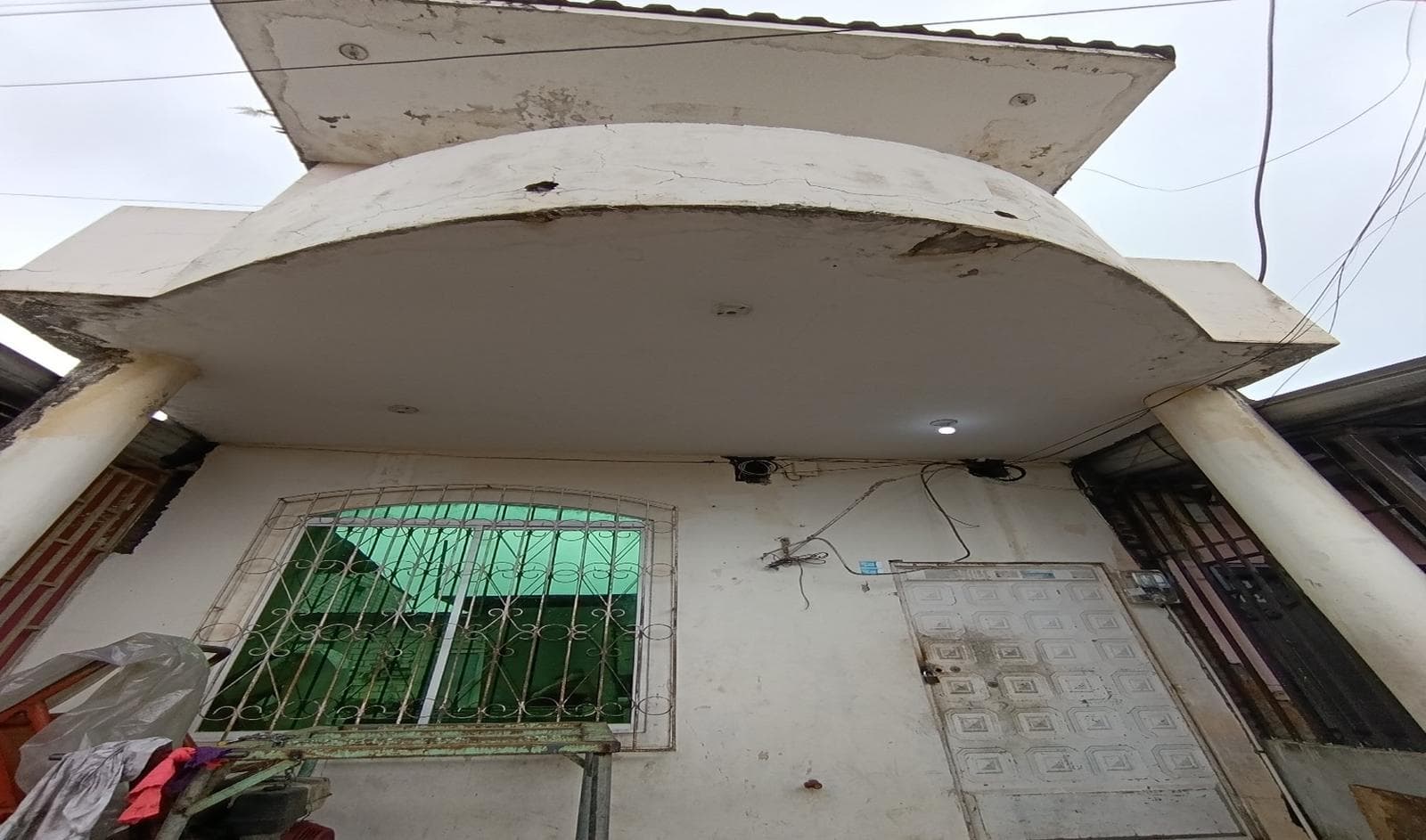 Casa de dos pisos en venta en Quevedo - 1