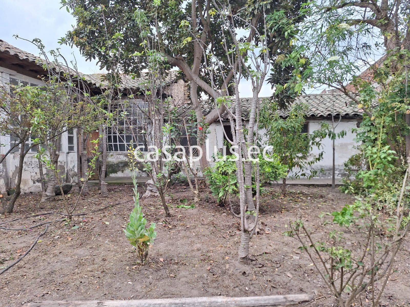 Casa Patrimonial en Venta en el Centro de Latacunga - 1