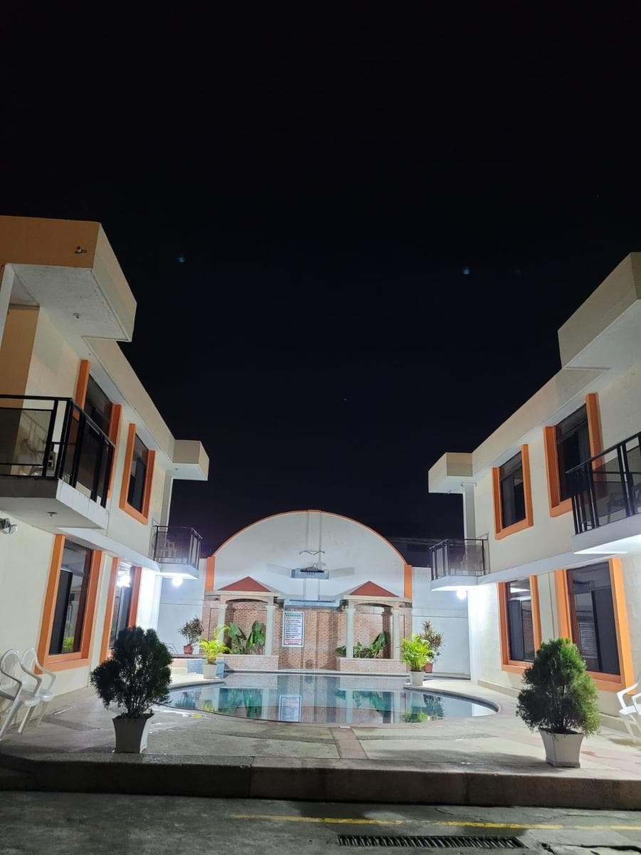 Vive del Turismo: Hotel en Venta en Tonsupa, el Paraíso de la Costa EcuatorianaHotel - 1