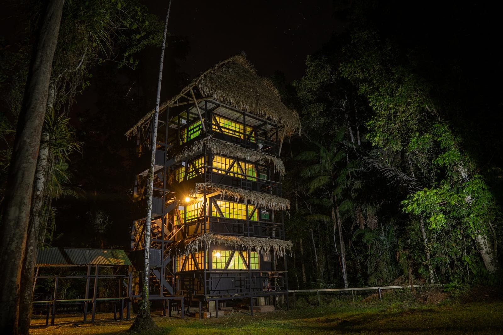 LODGE EN VENTA RESERVA ECOLOGICA CUYABENO - 1