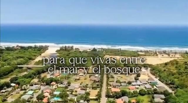 Terreno con vista a la montaña y mar - 1