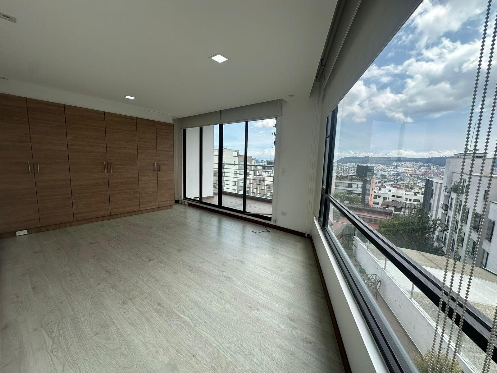 VENTA DEPARTAMENTO, 3 DORMITORIOS CON BALCÓN-QUITO TENIS. CW - 1