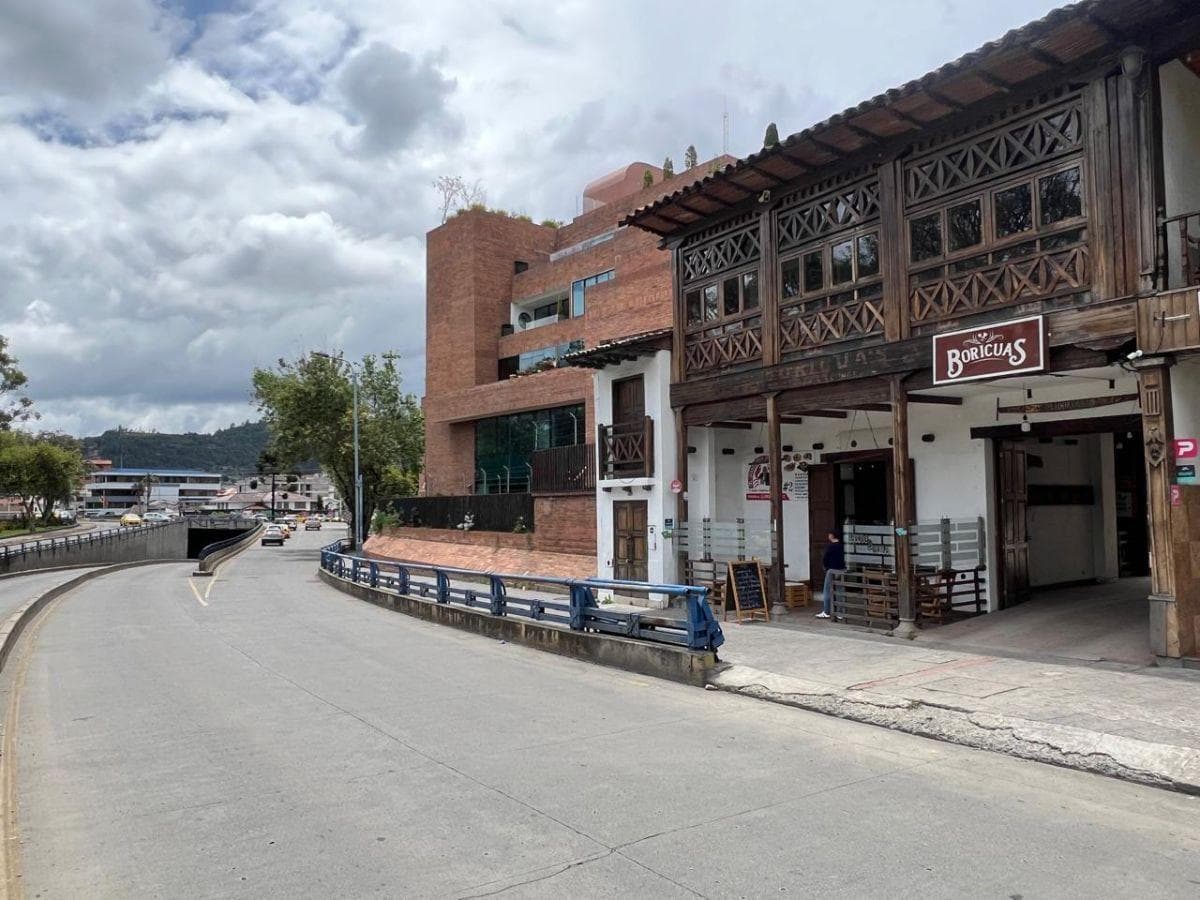 DE OPORTUNIDAD PROPIEDAD EN VENTA - AV. 12 DE ABRIL - CUENCA - 1