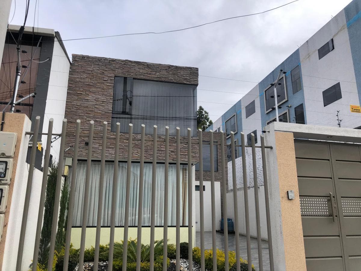 DEPARTAMENTO COMPARTIDO EN RENTA, FRENTE DE LA UNIVERSIDAD CATÓLICA AMBATO. - 1