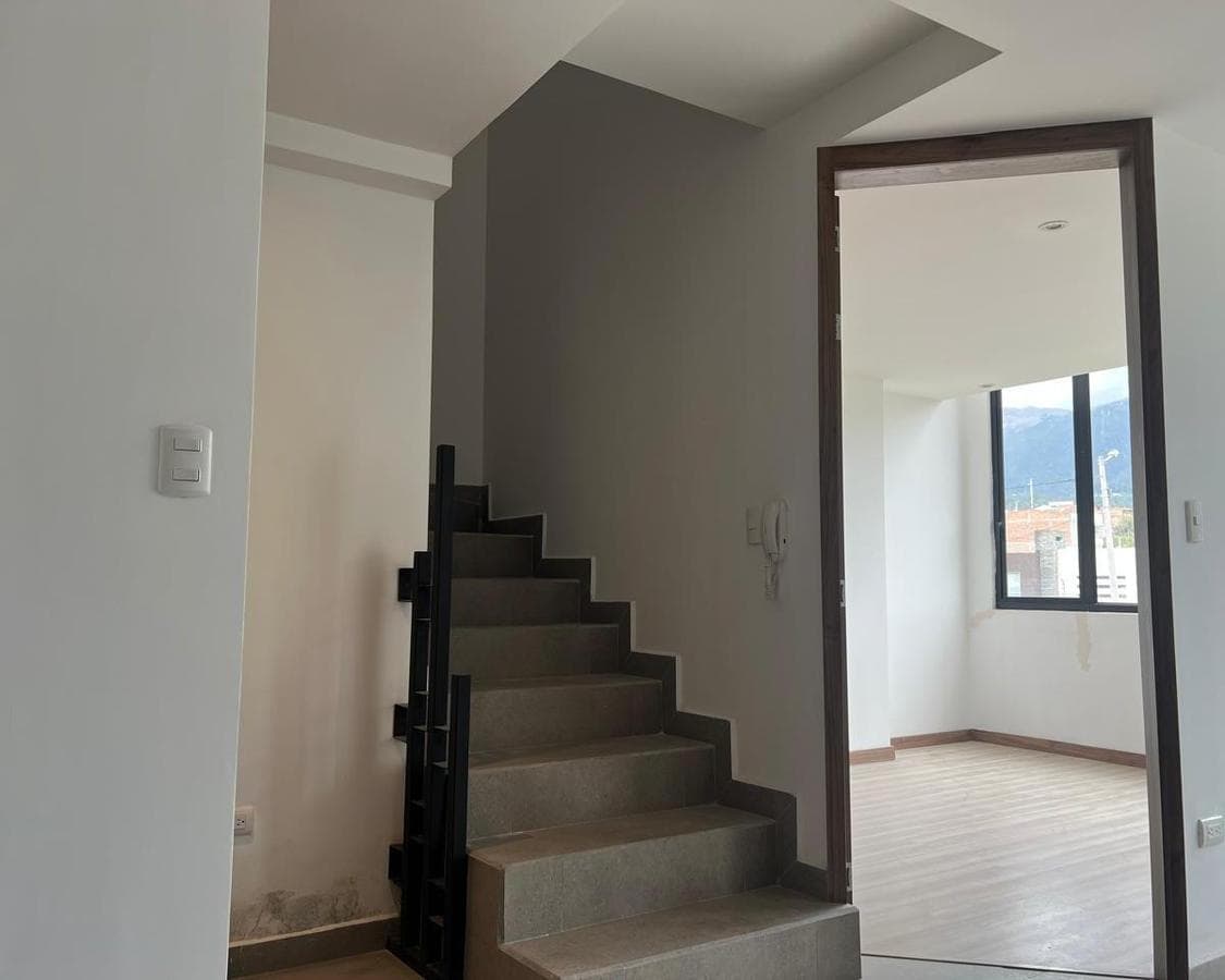 DUPLEX TRES DORMITORIOS - CUENCA - 1