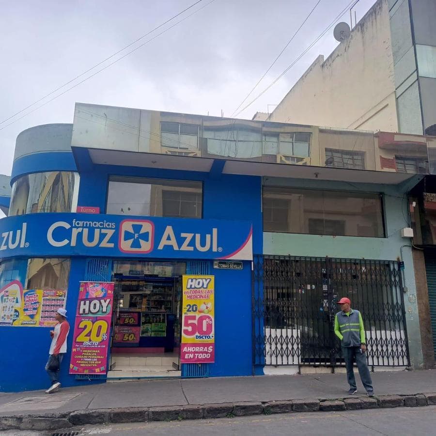 EDIFICIO COMERCIAL EN VENTA EN EL CENTRO DE AMBATO - 1