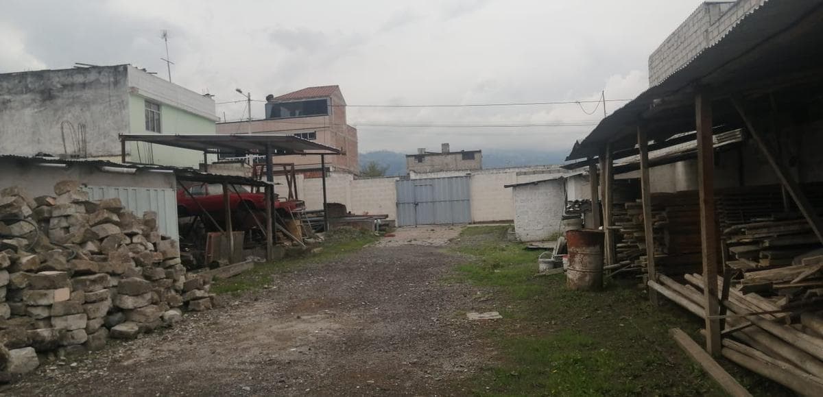 BODEGA AMPLIA EN VENTA. SECTOR SUR DE AMBATO - 1