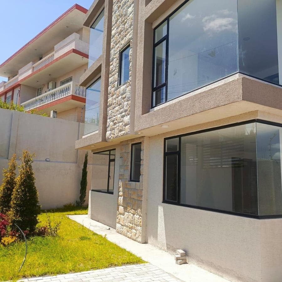 Venta Departamento con Excelente Vista en Sector Universidad Católica - 1