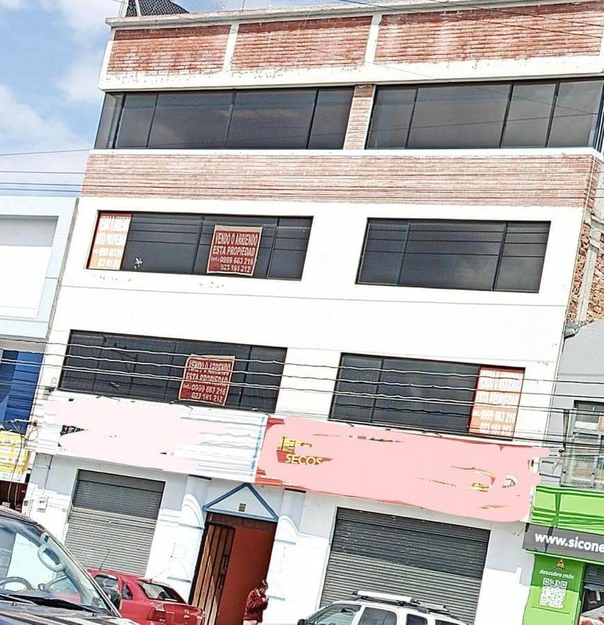 EDIFICIO INSTITUCIONAL EN VENTA LATACUNGA - 1