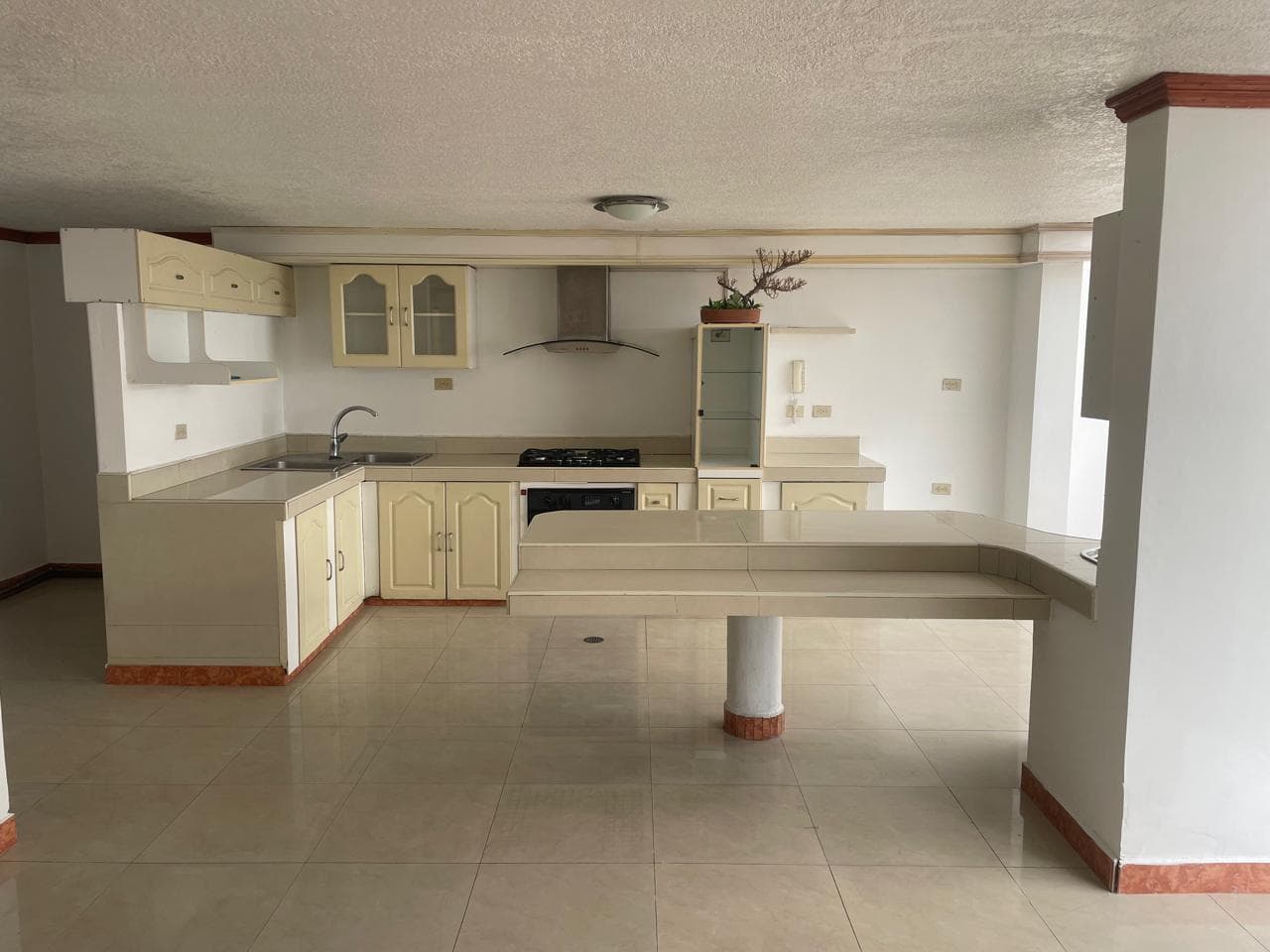 Venta departamento , 2 Dormitorios , Iñaquito Alto - 1