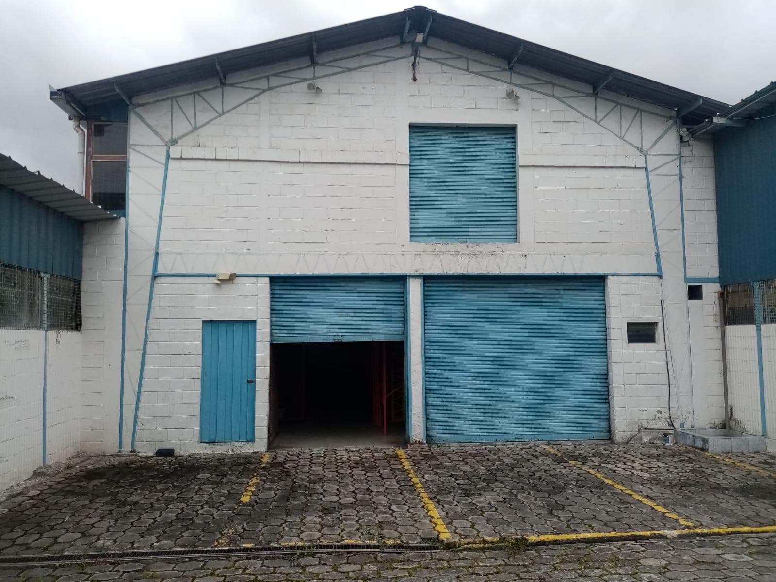 Bodega en Renta Real Audiencia 1100 US3500 m2 fc/pj - 1