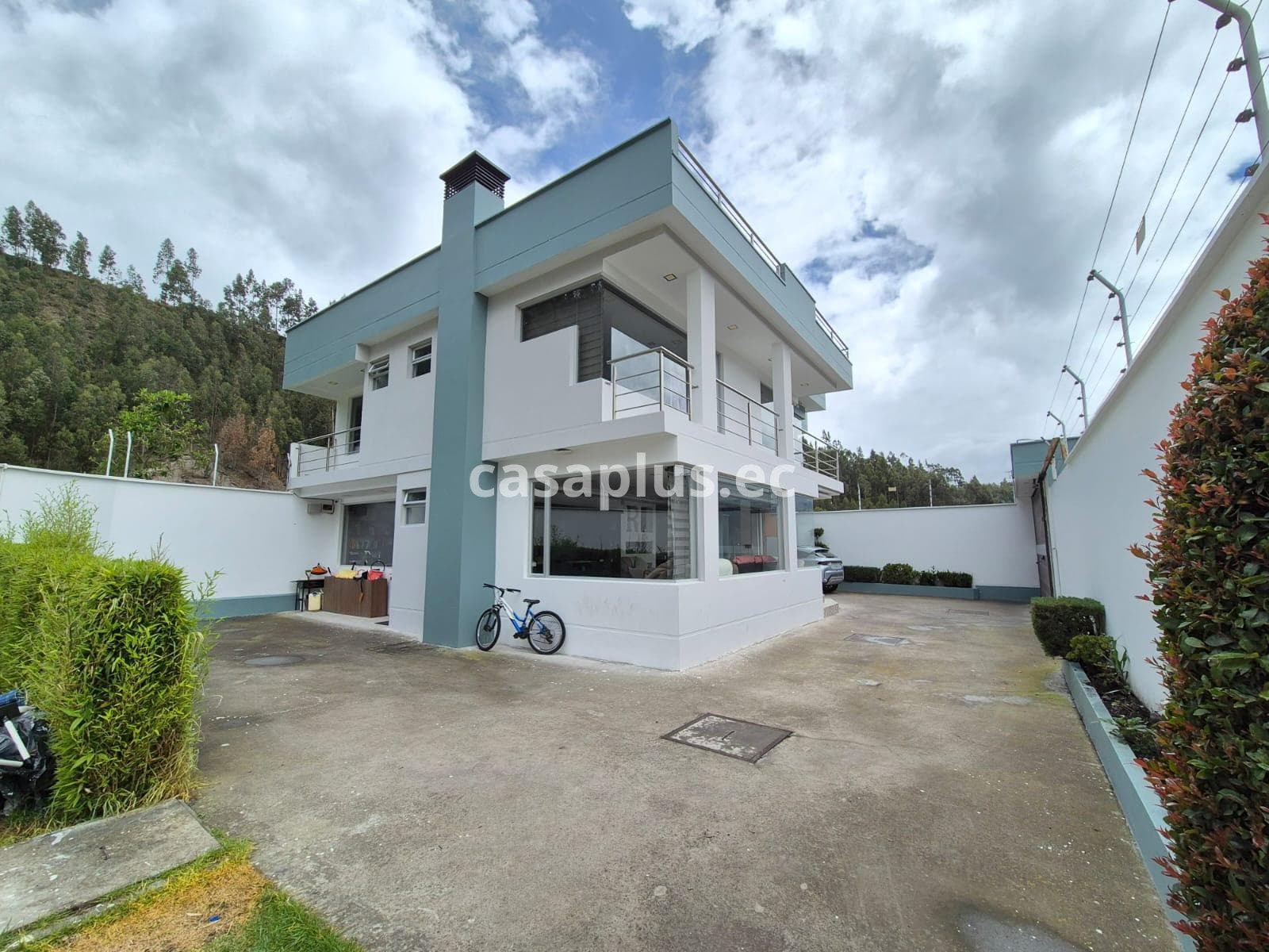 Casa de 2 Pisos en Venta en Vertientes de Locoa en latacunga - 1