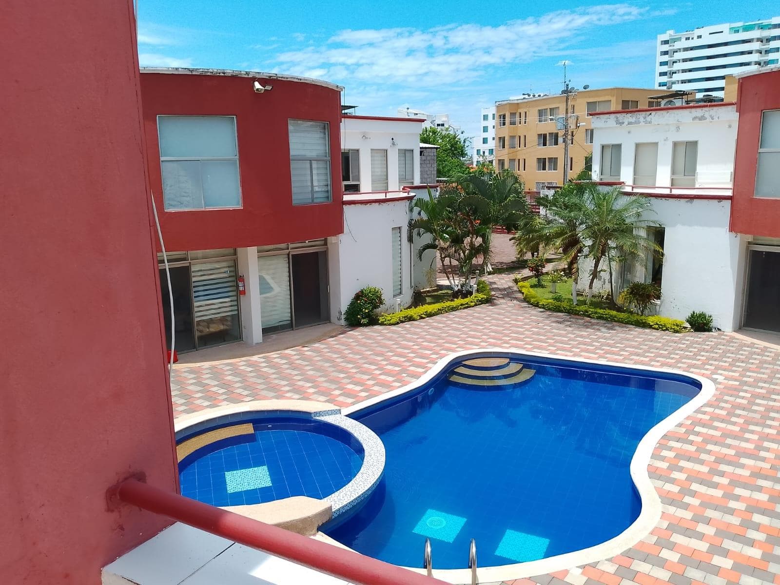 Venta casa de 4 dormitorios en Tonsupa conjunto exclusivo - 1