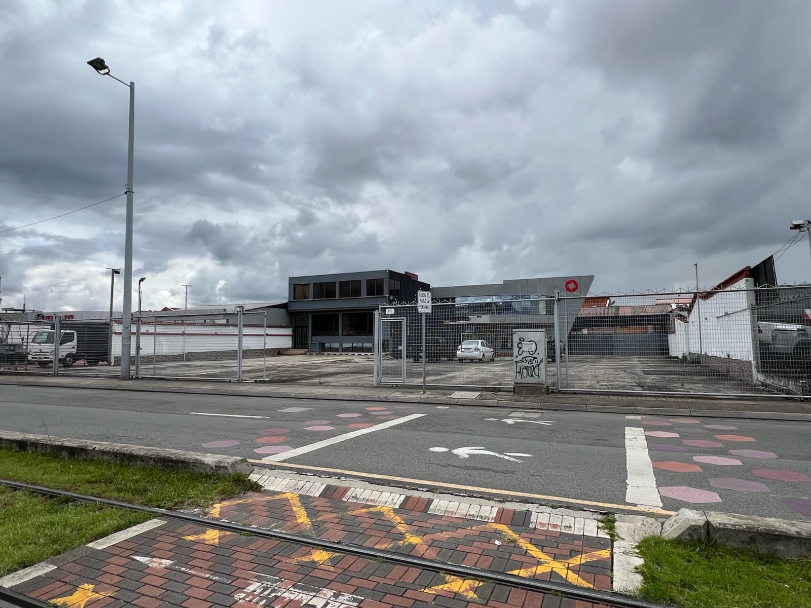 Oportunidad de Renta Propiedad 1432m2 Av España - Cuenca - 1