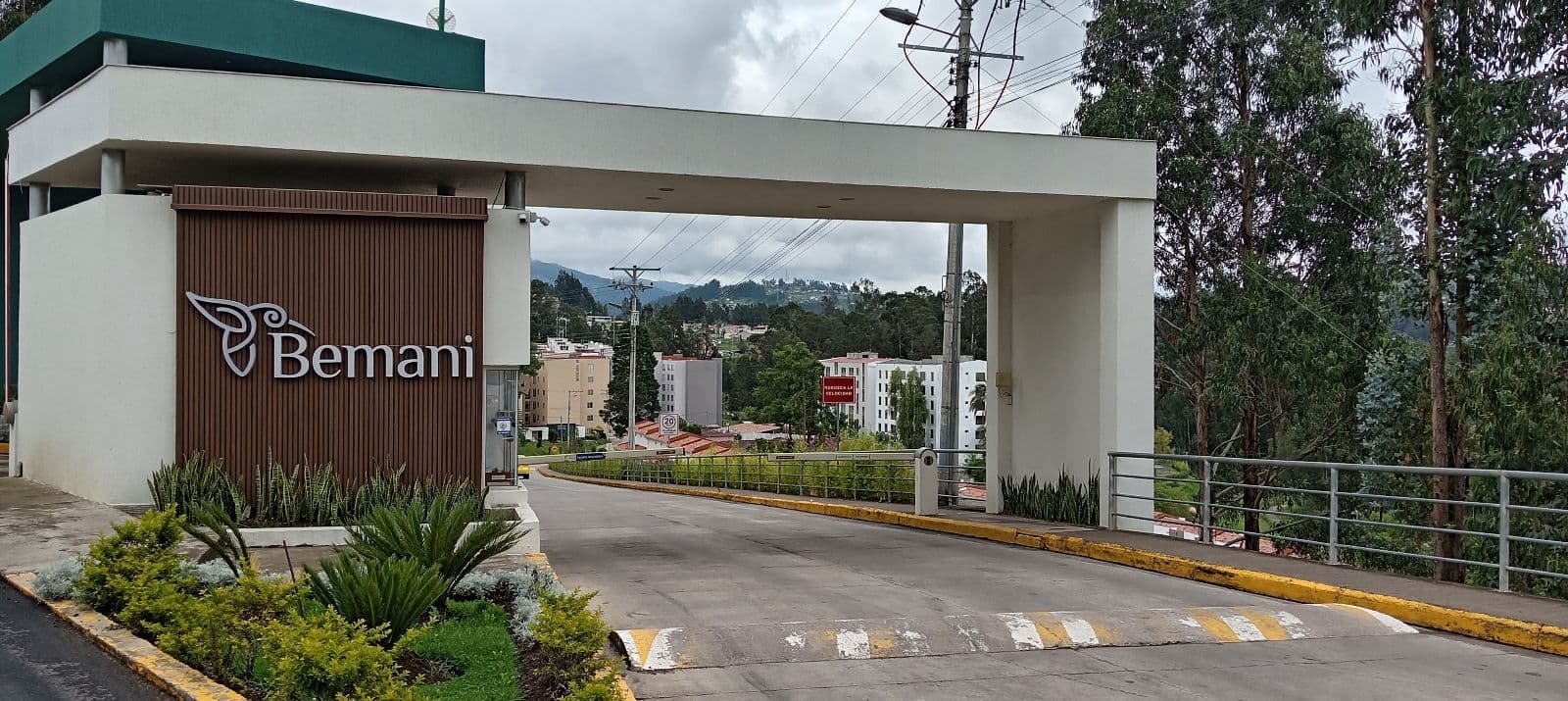 OPORTUNIDAD CASA EN RENTA EN URB PRIVADA MAYANCELA - CUENCA - 1