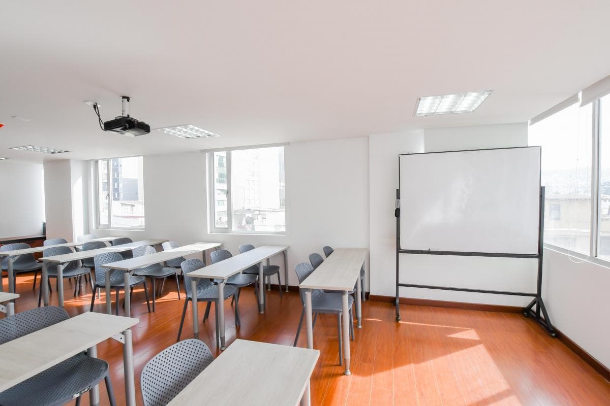Oficina en Venta 60m2 en un solo ambiente, Sector La Carolina - 1
