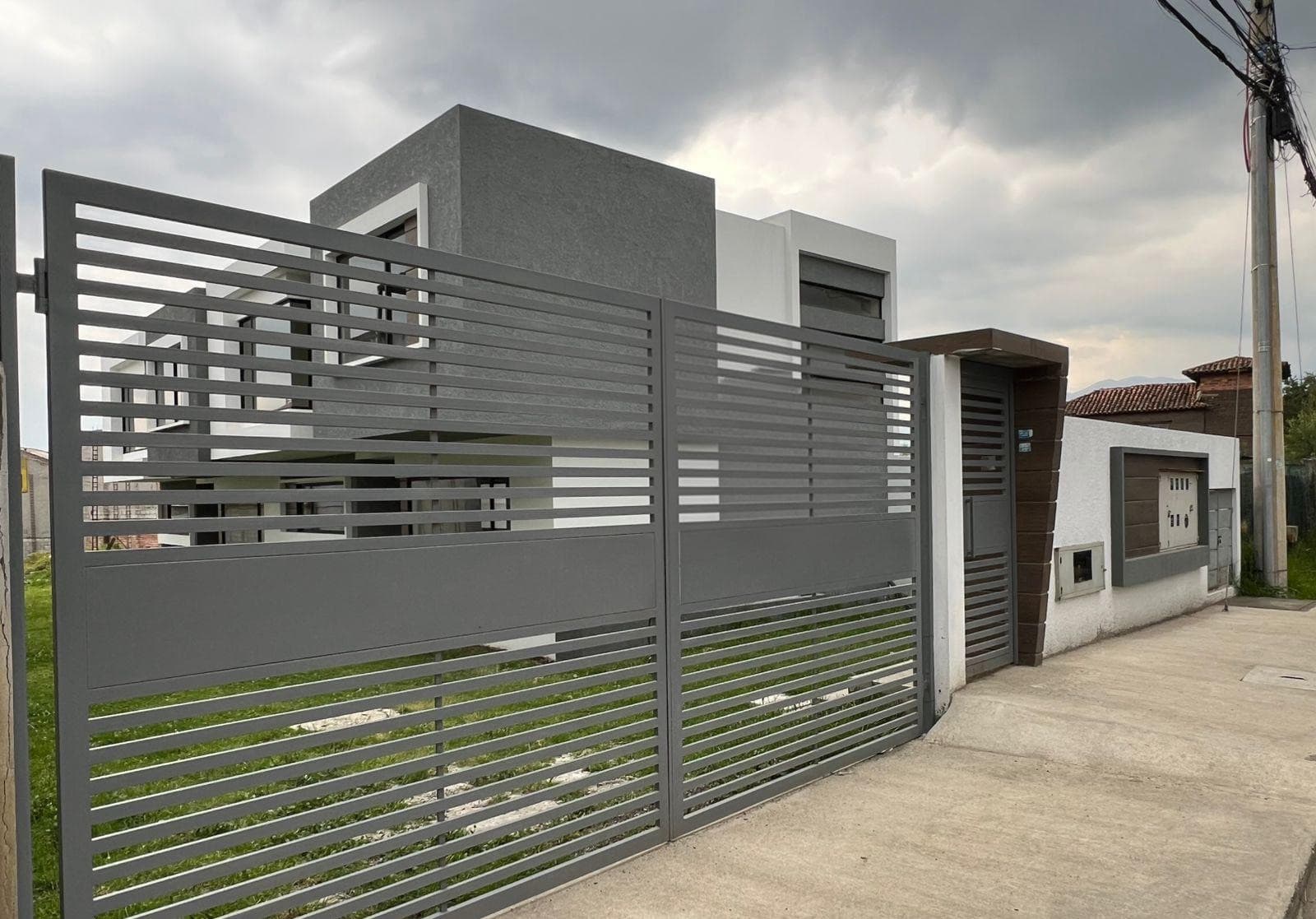 De Oportunidad Dos Casas en Venta en Urbanización Privada - Ricaurte - Cuenca - 1