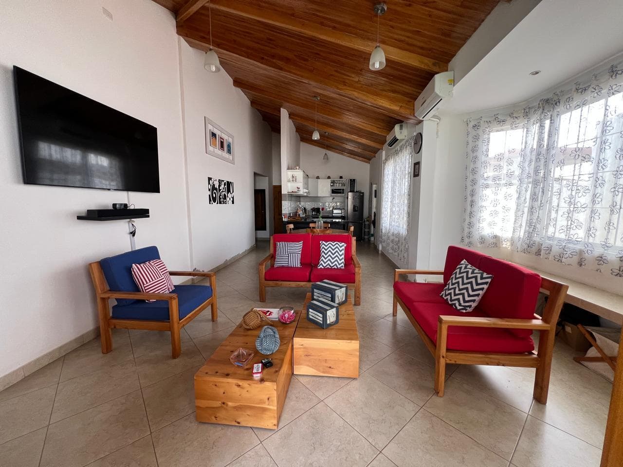 MV SAN CLEMENTE MANABI, CASA VACACIONAL EN VENTA DE 3D CON AMPLIO TERRENO - 1
