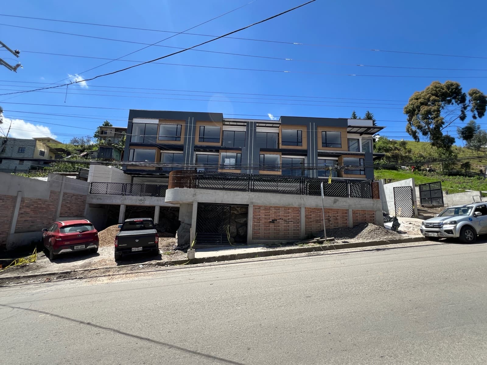 De Oportunidad Locales Comerciales en Venta en la Mejor Zona de Misicata - Cuenca - 1