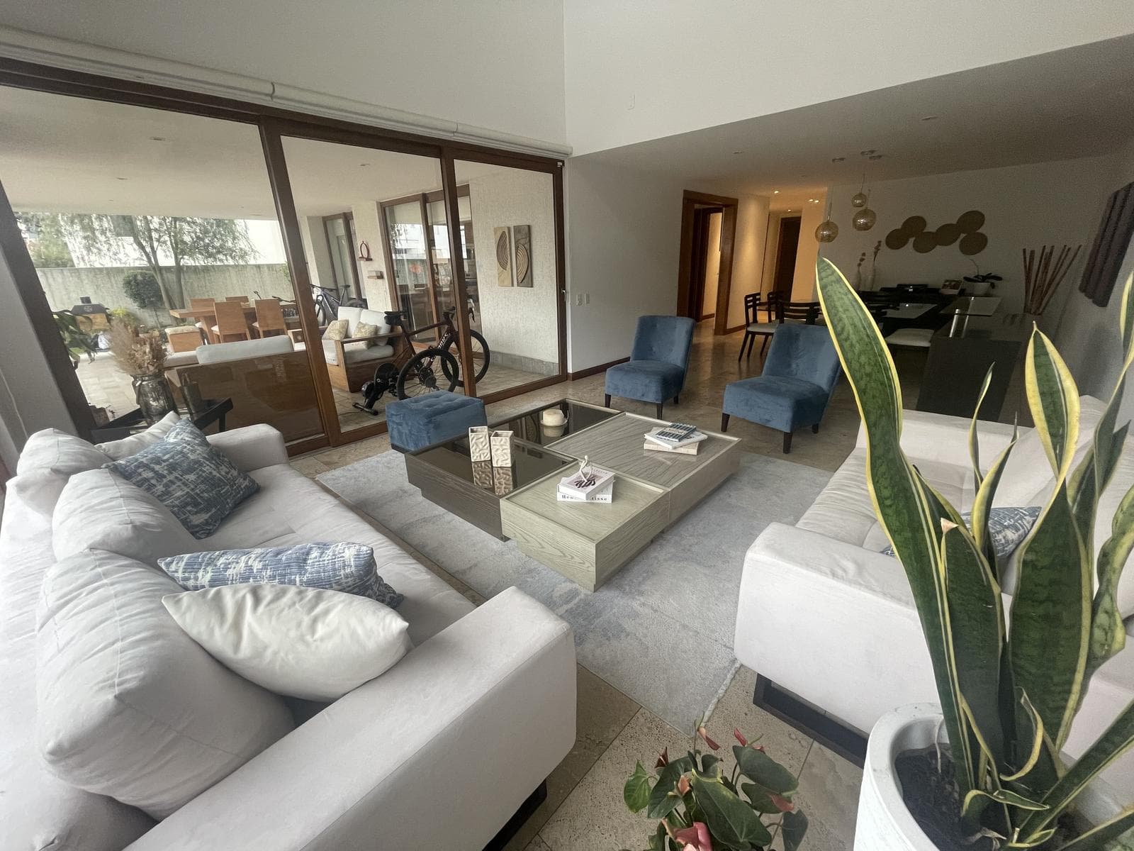 VENTA AMPLIO DEPARTAMENTO EN PB CON JARDIN SAN JUAN ALTO CUMBAYA SITE CENTER - 1