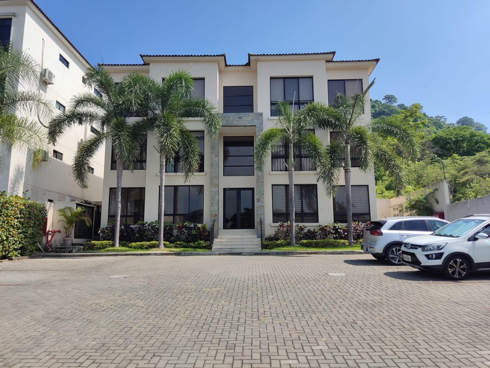 Departamento en ALQUILER Planta Baja y de estreno en Urb. Porto Alegre - 1