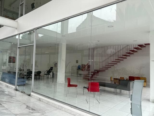 LOCAL COMERCIAL EDIFICIO CORPORATIVO SECTOR VOZANDES Y DIGUJA - 1